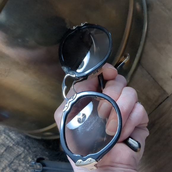 Prada Sunglasses - Picture 5 of 7